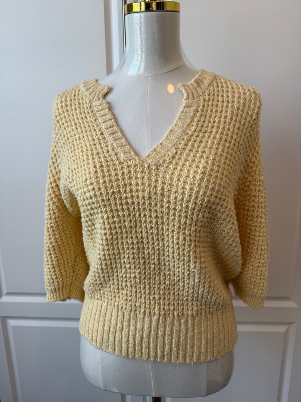 Soft V-Neck Chunky Knit Sweater - pale yellow